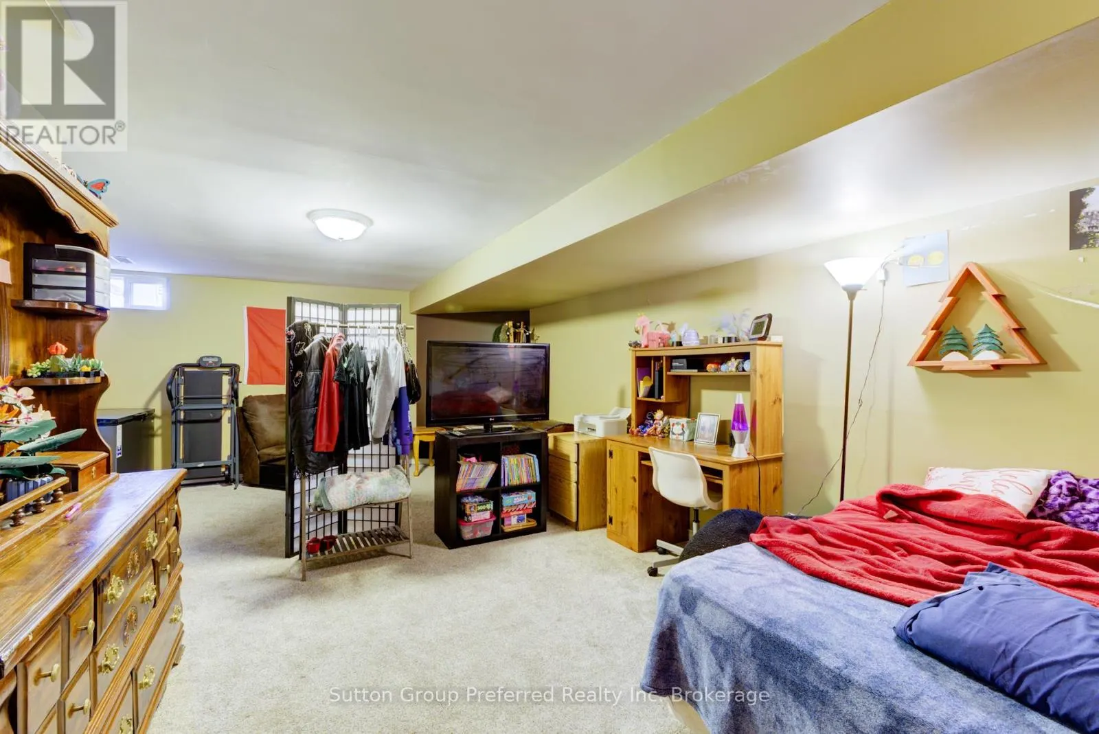 28 - 1093 NELLIS STREET, #28