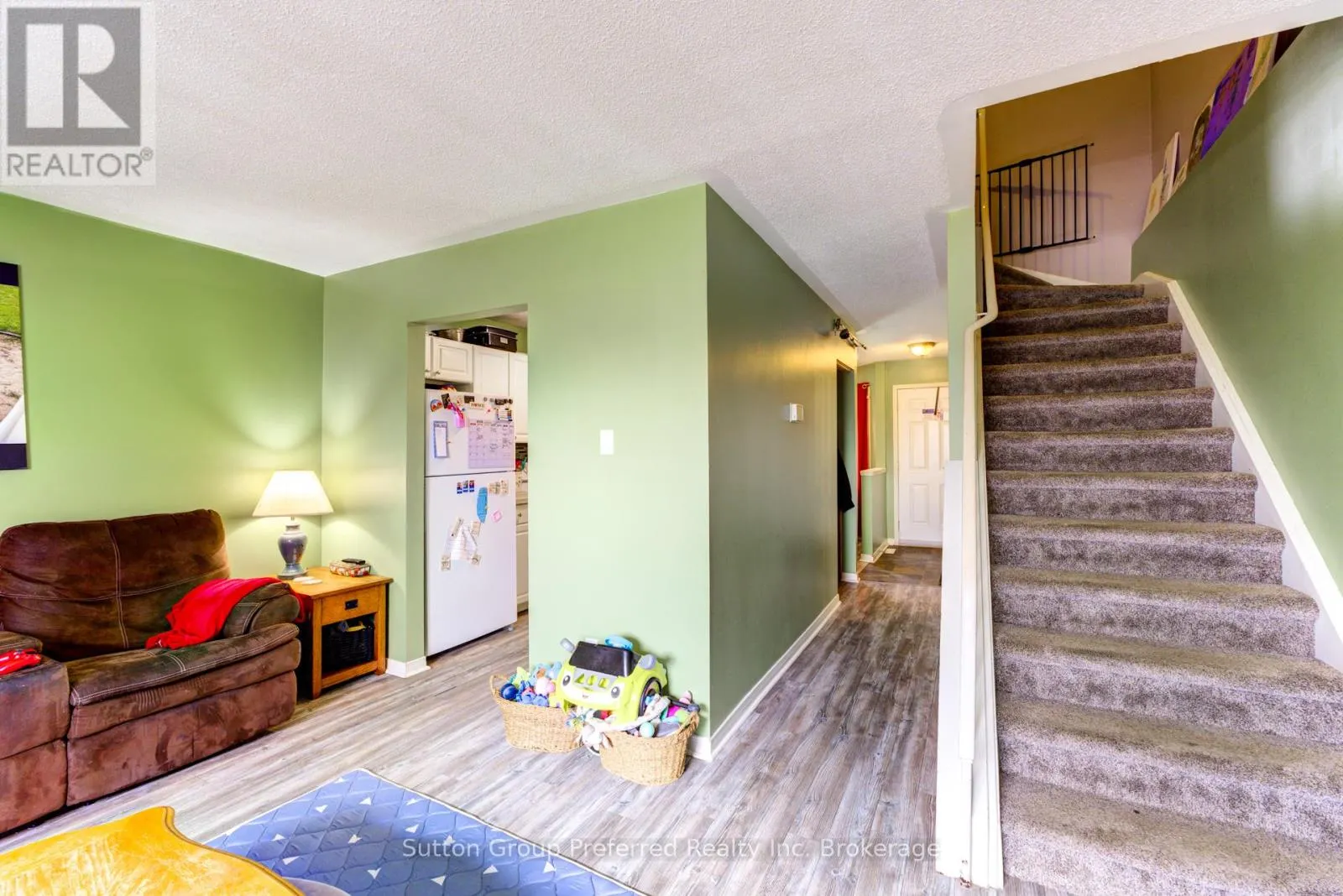 28 - 1093 NELLIS STREET, #28