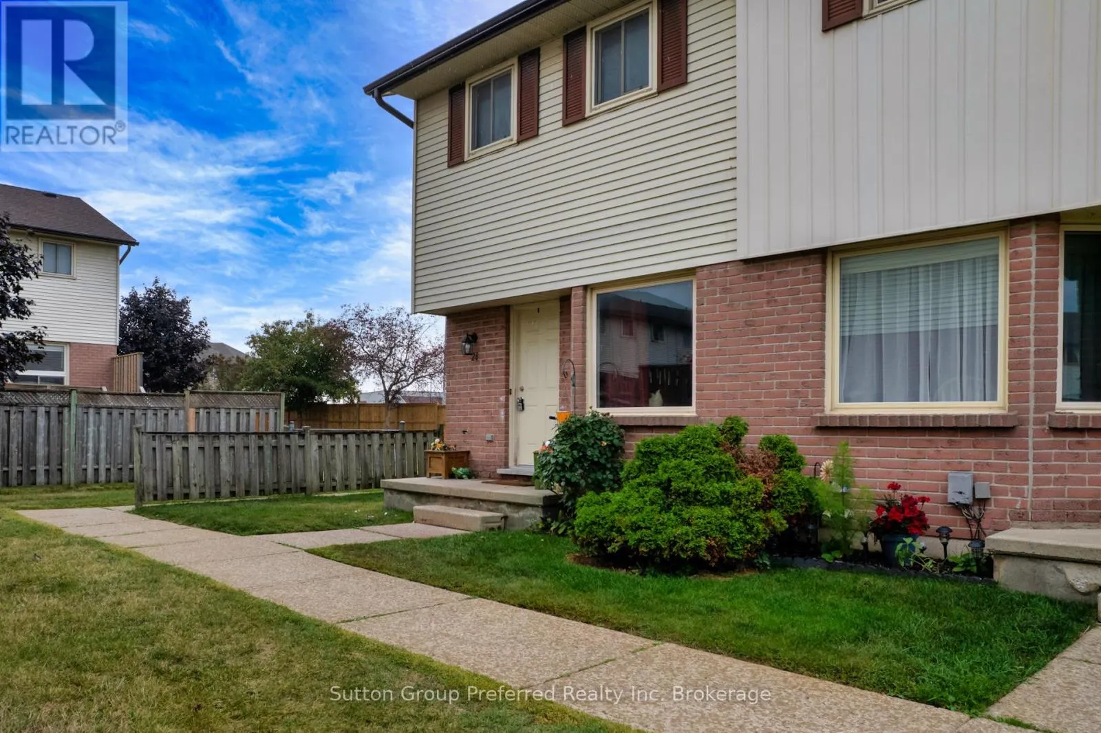 28 - 1093 NELLIS STREET, #28