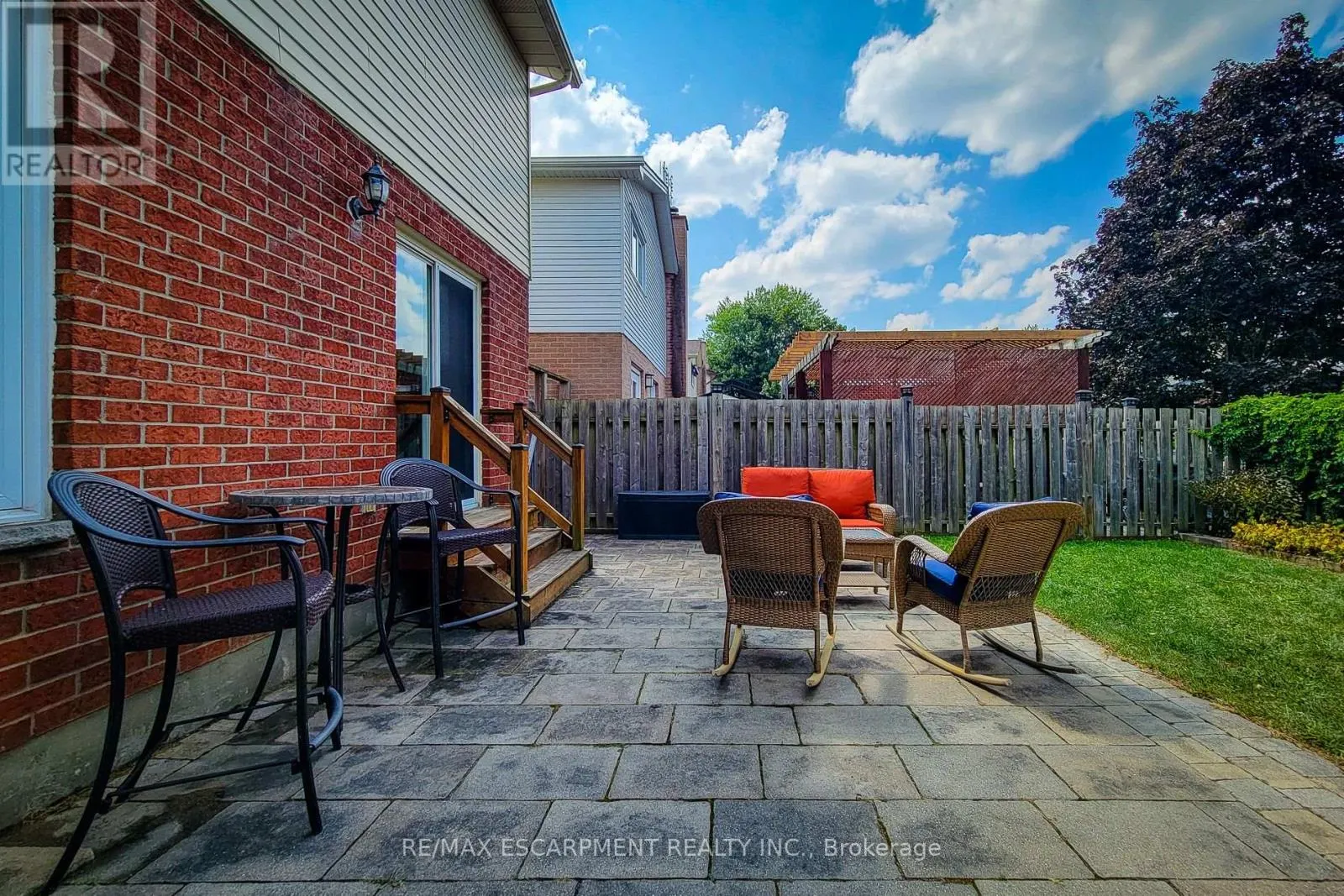 76 BAXTER CRESCENT