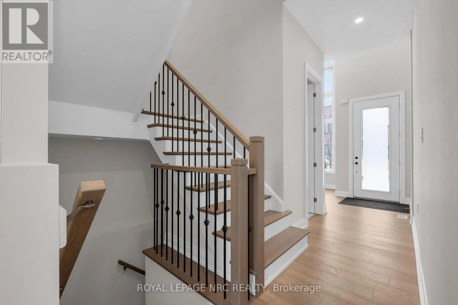 13 - 1465 STATION STREET, #13