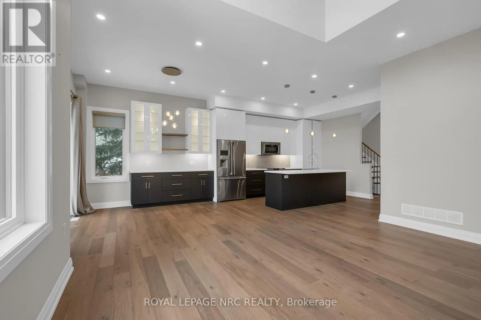13 - 1465 STATION STREET, #13