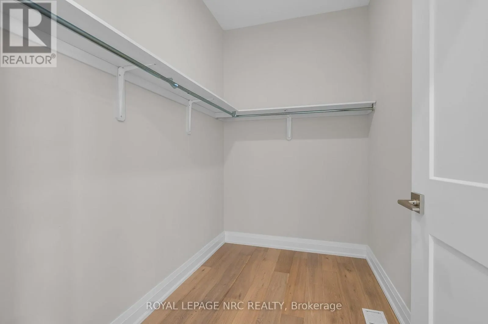 13 - 1465 STATION STREET, #13