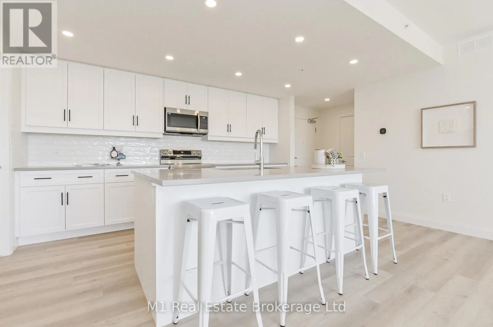 208 - 99B FARLEY ROAD, #208