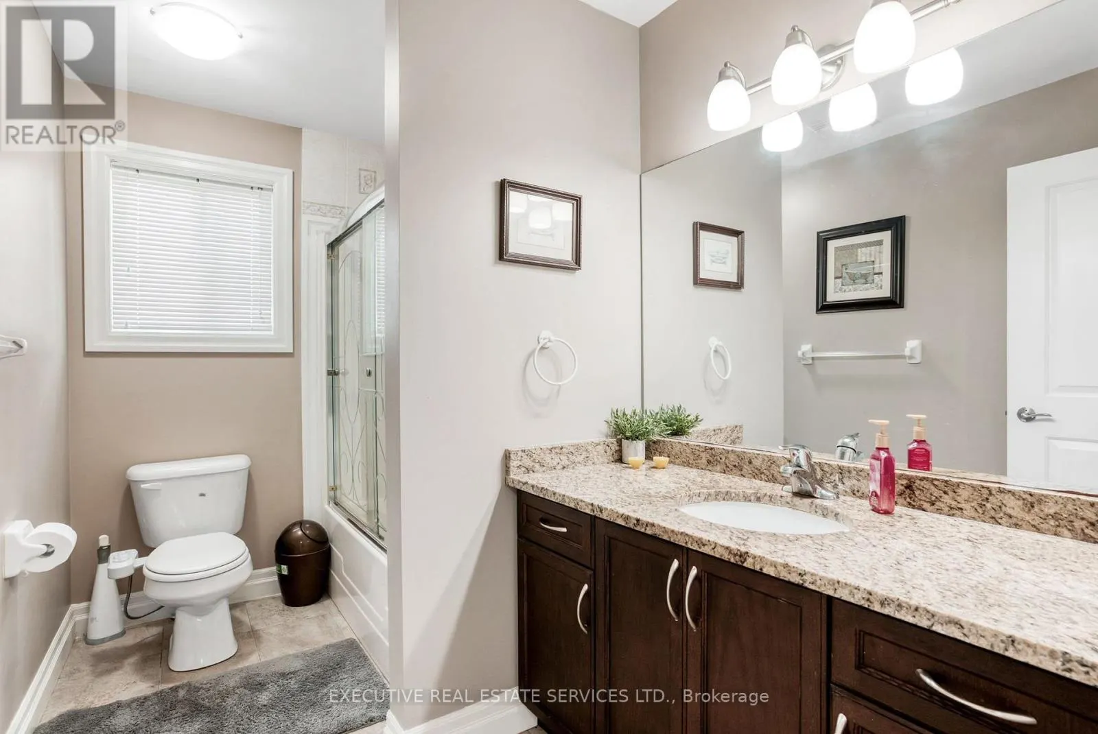 UPPER - 2884 DEVON ROAD