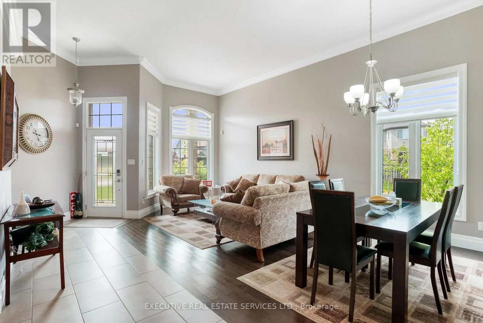 UPPER - 2884 DEVON ROAD