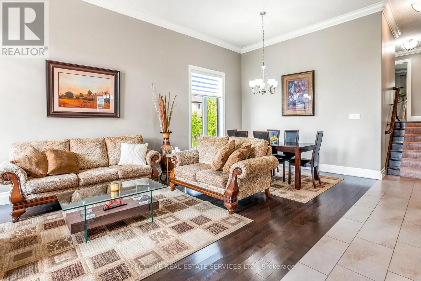 UPPER - 2884 DEVON ROAD
