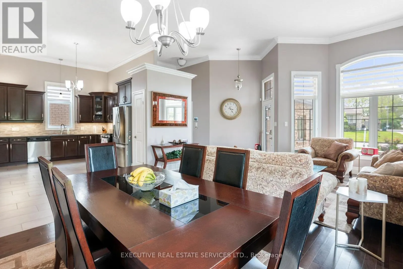 UPPER - 2884 DEVON ROAD