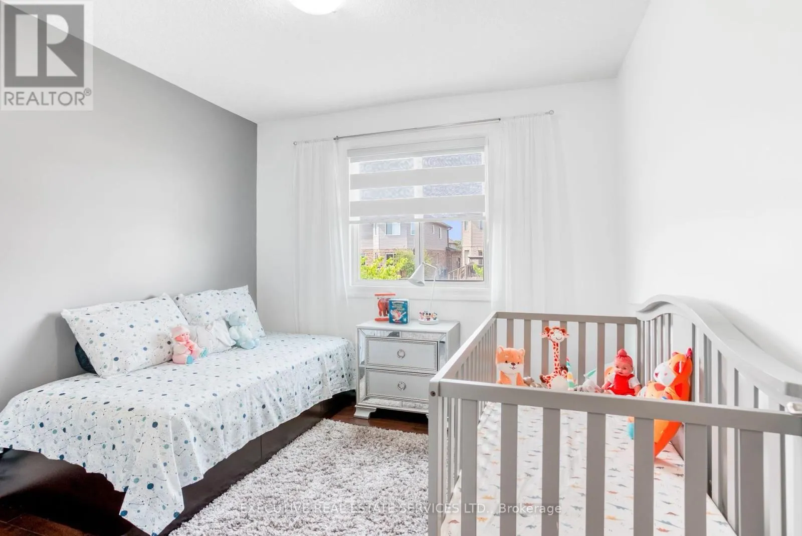 UPPER - 2884 DEVON ROAD