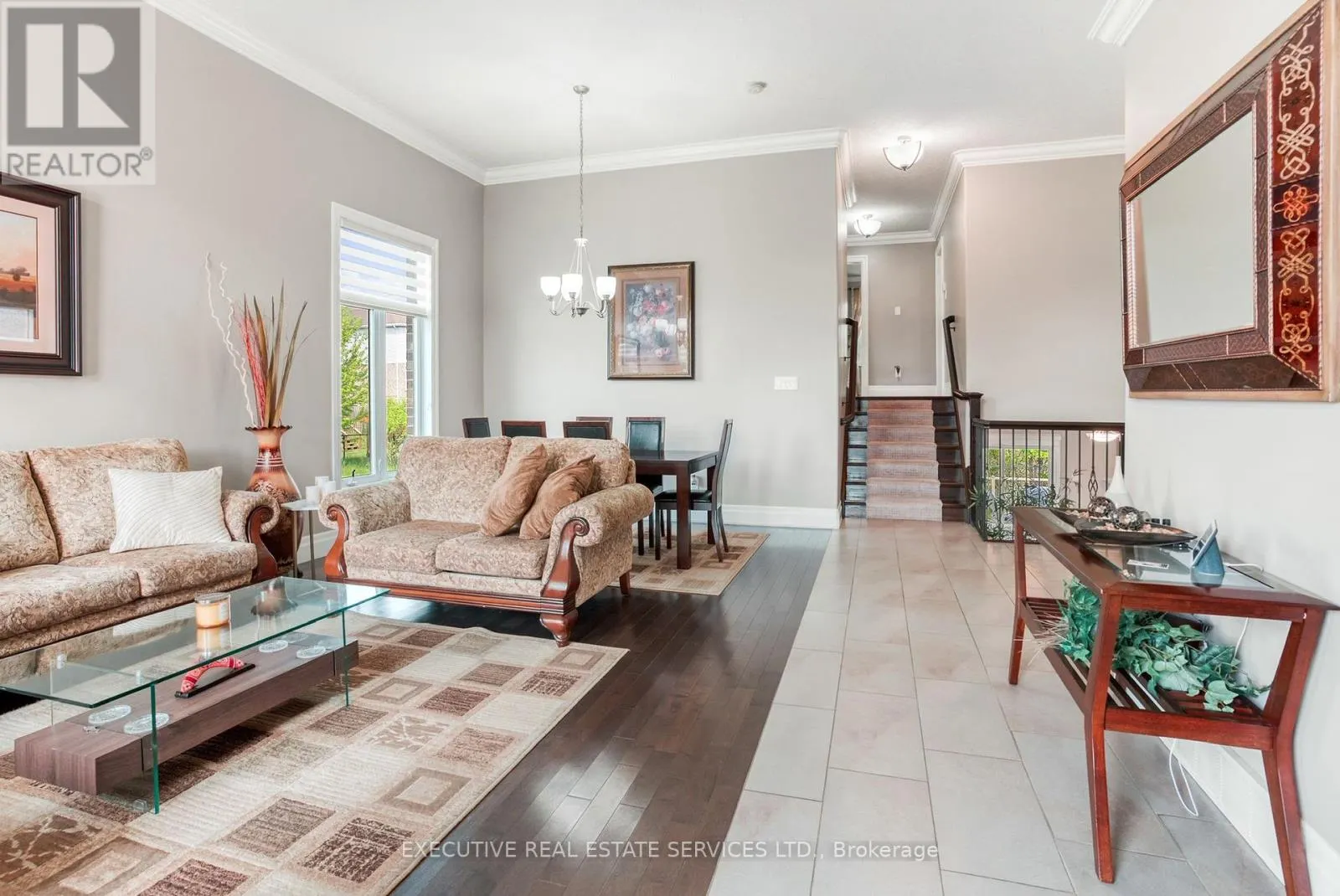 UPPER - 2884 DEVON ROAD