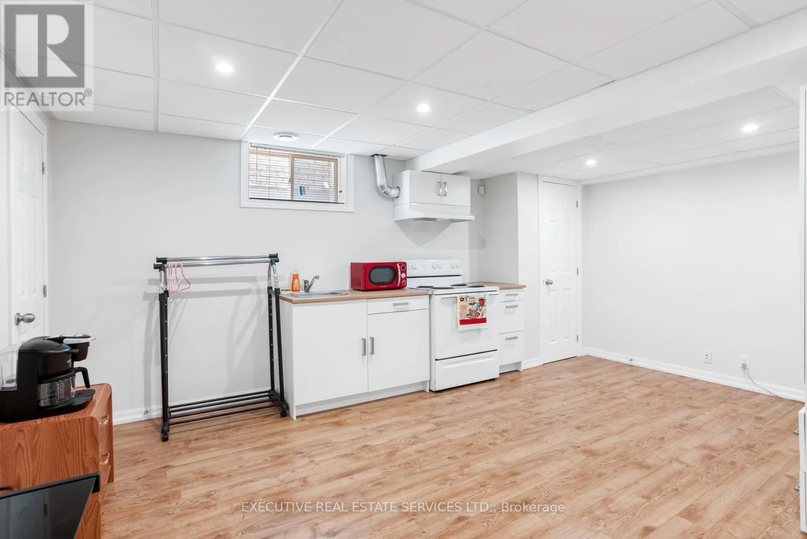 LOWER WALKOUT  + BASEMENT - 2884 DEVON ROAD