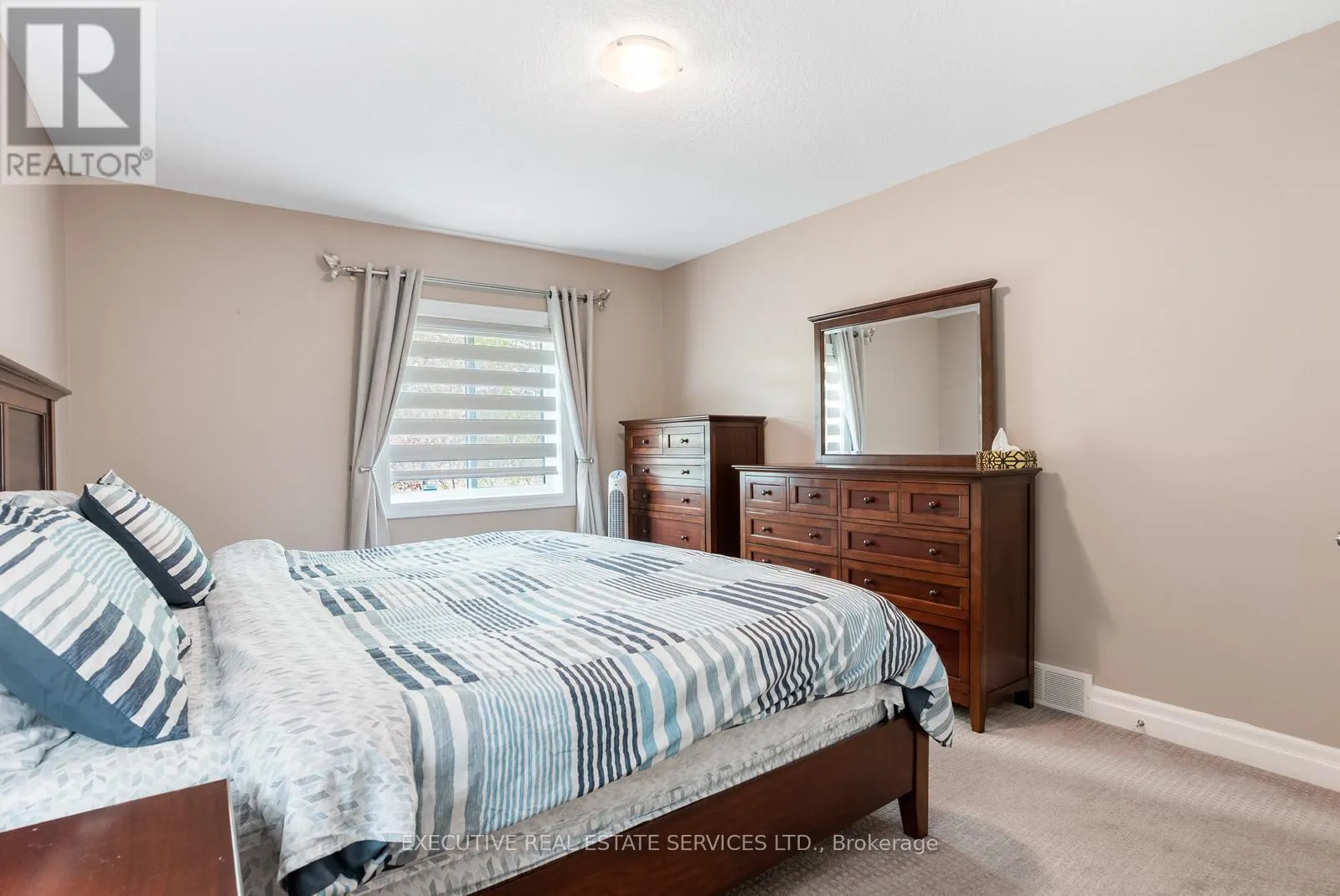 LOWER WALKOUT  + BASEMENT - 2884 DEVON ROAD