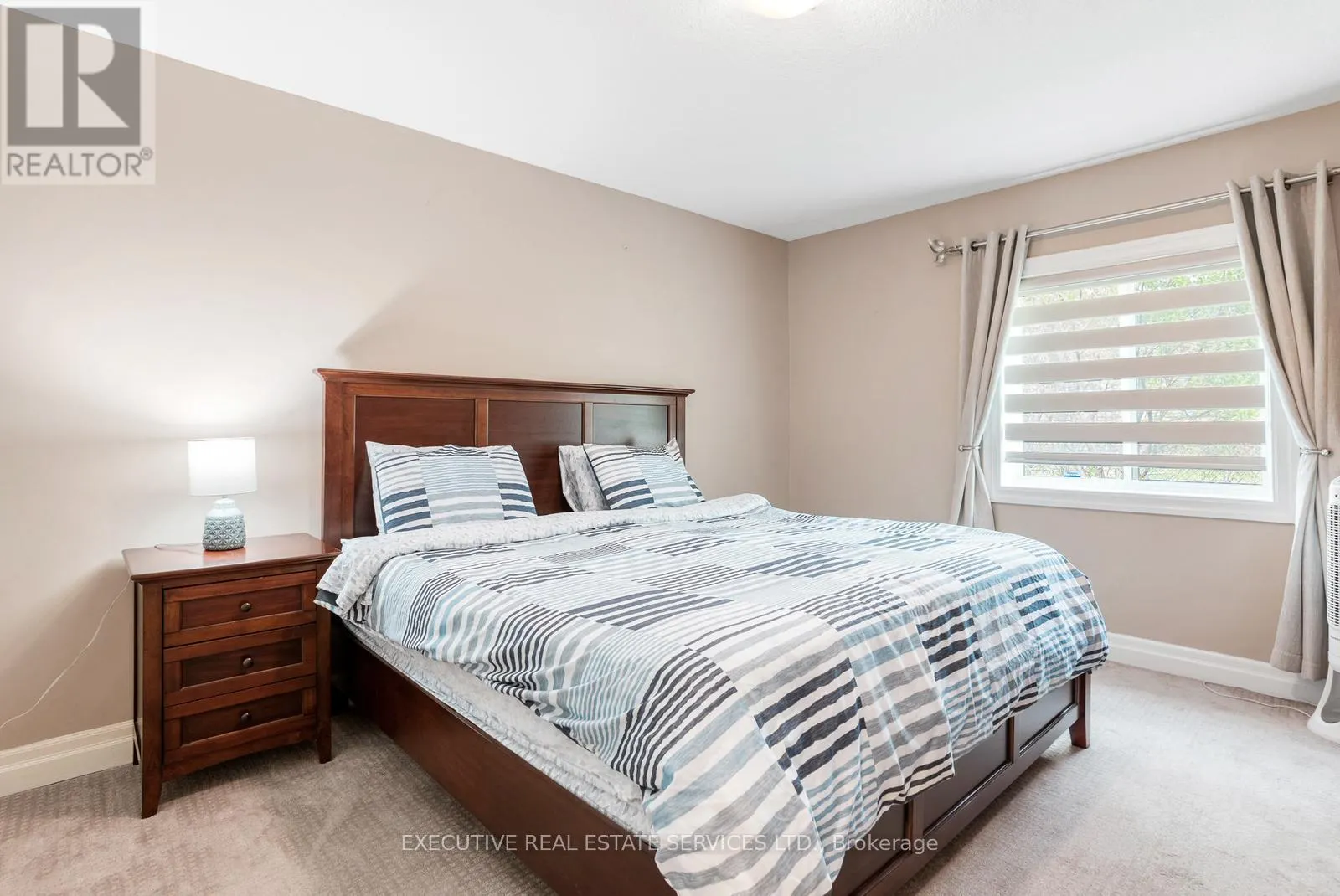 LOWER WALKOUT  + BASEMENT - 2884 DEVON ROAD