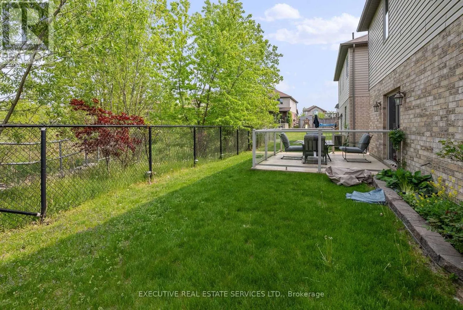 LOWER WALKOUT  + BASEMENT - 2884 DEVON ROAD