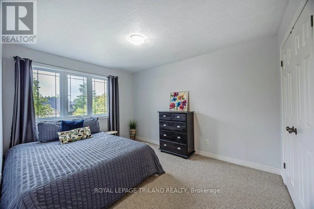 139 SKYLINE AVENUE