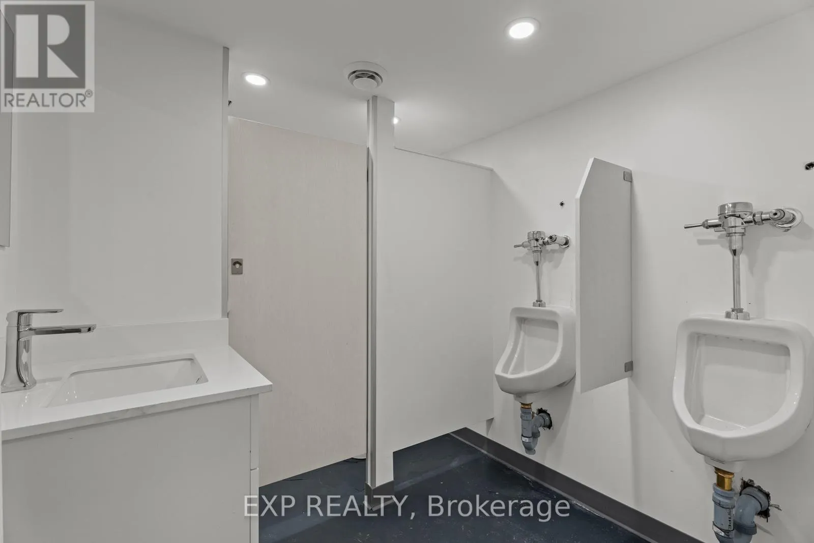 1 - 93 JOHN STREET S