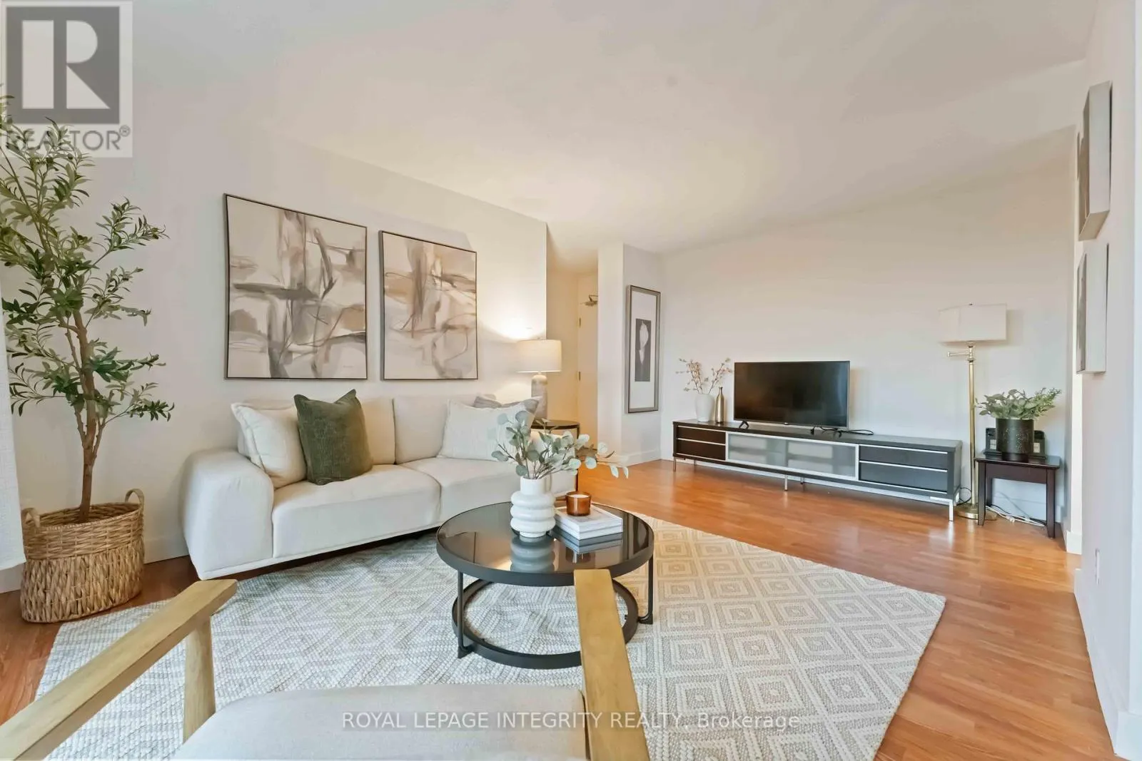 408 - 2000 JASMINE CRESCENT