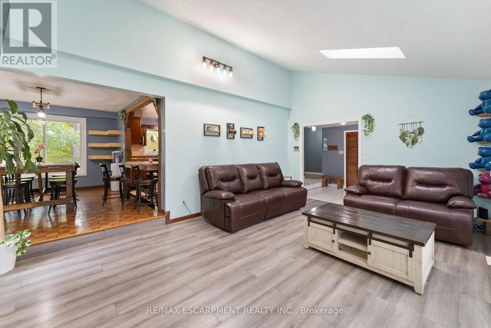 425 GREENHILL AVENUE