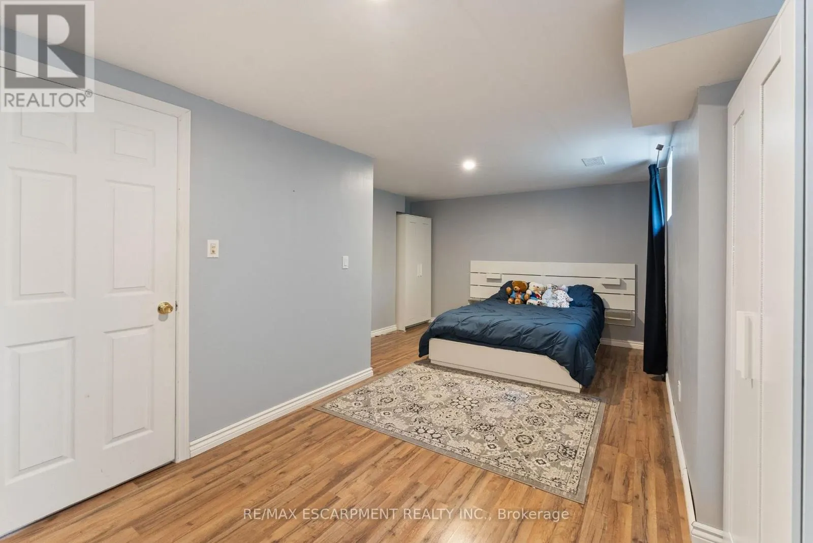 425 GREENHILL AVENUE