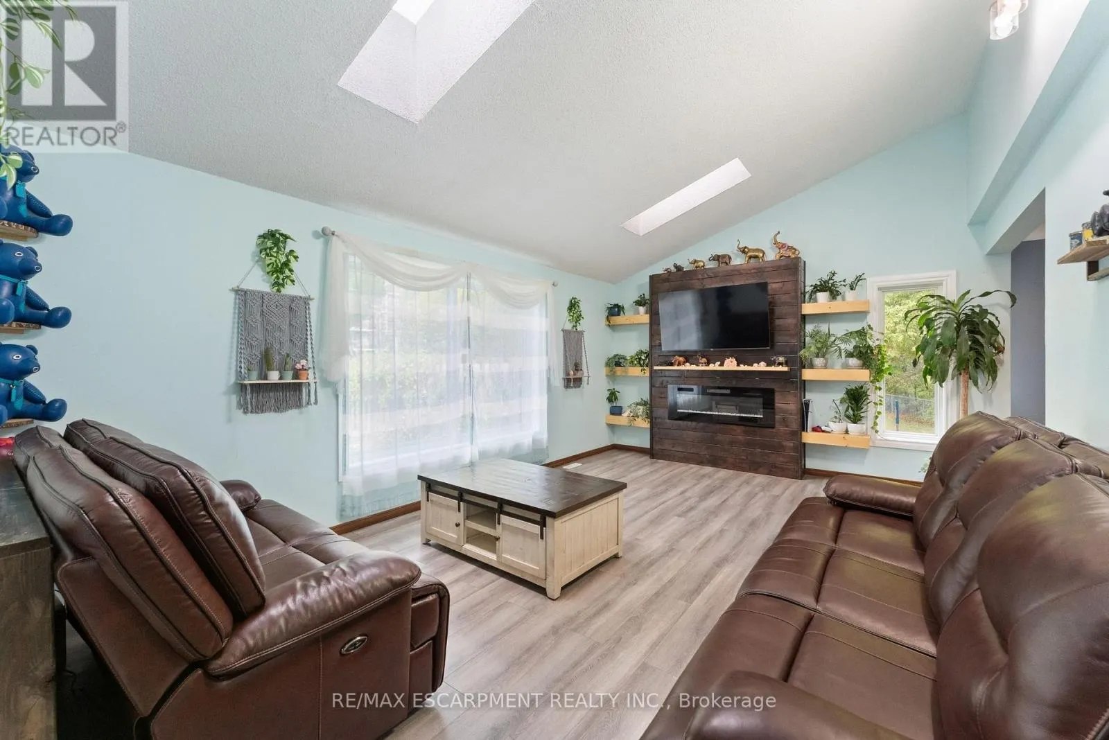 425 GREENHILL AVENUE