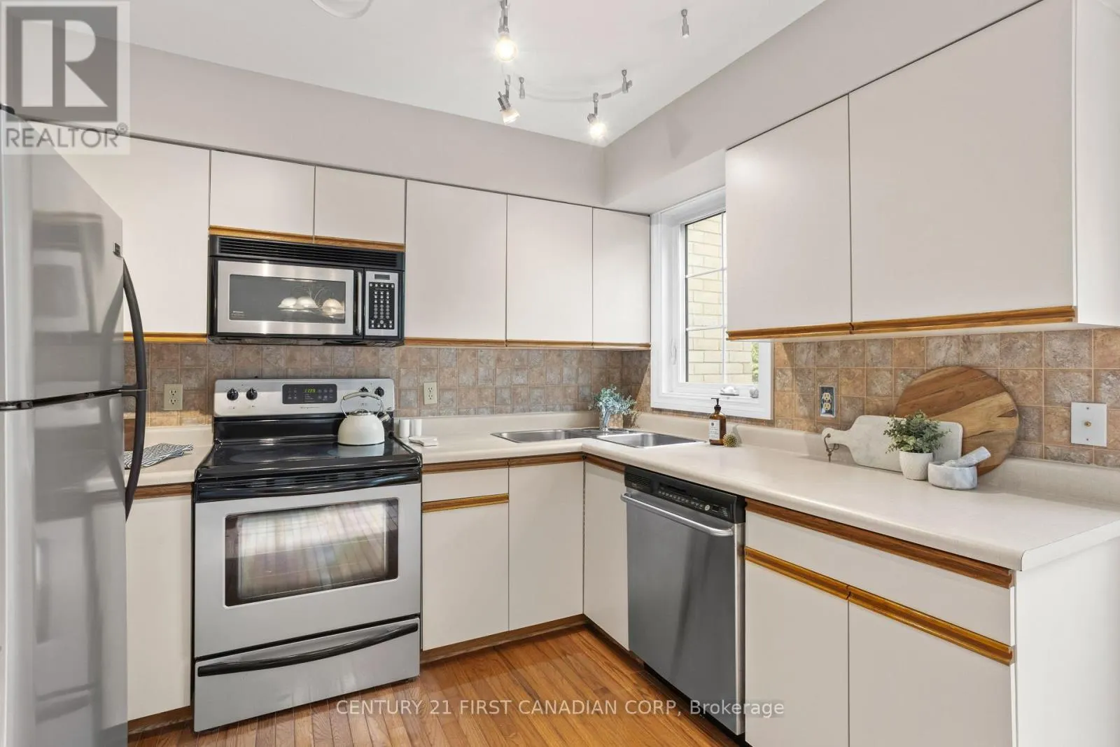 30 - 1399 COMMISSIONERS ROAD W, #30