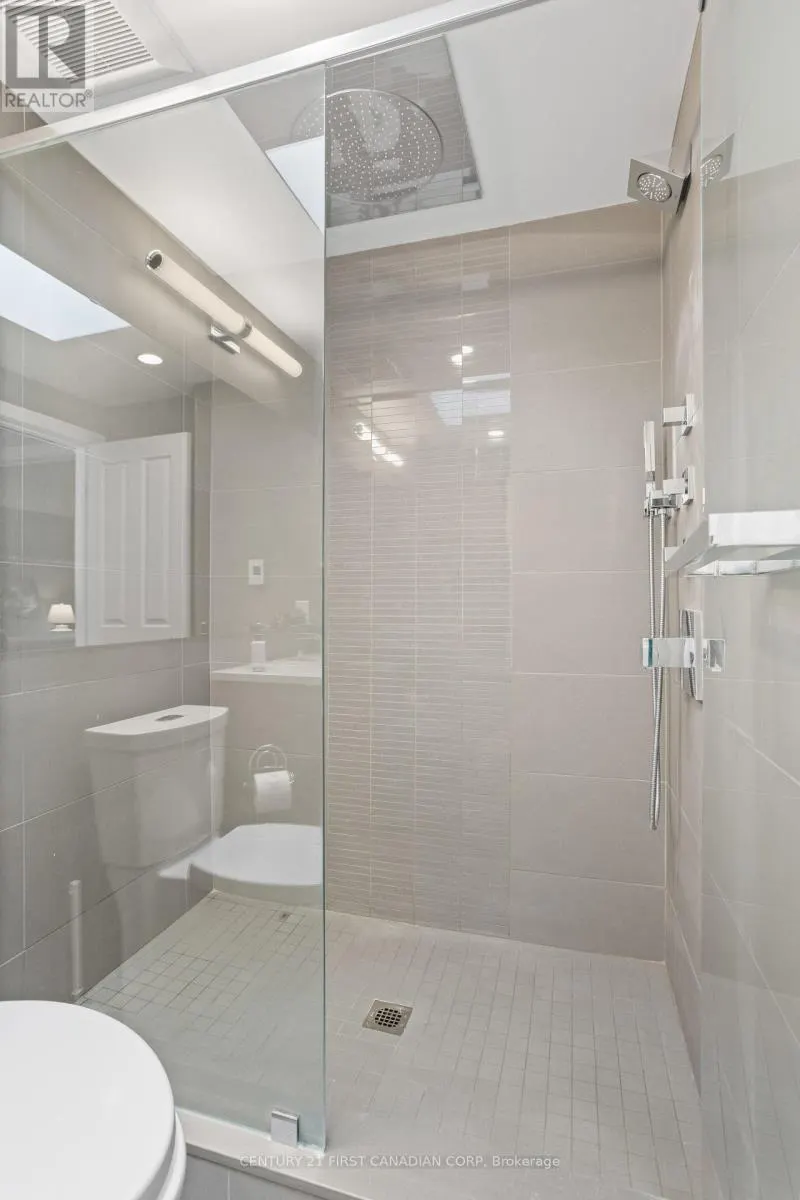 30 - 1399 COMMISSIONERS ROAD W, #30