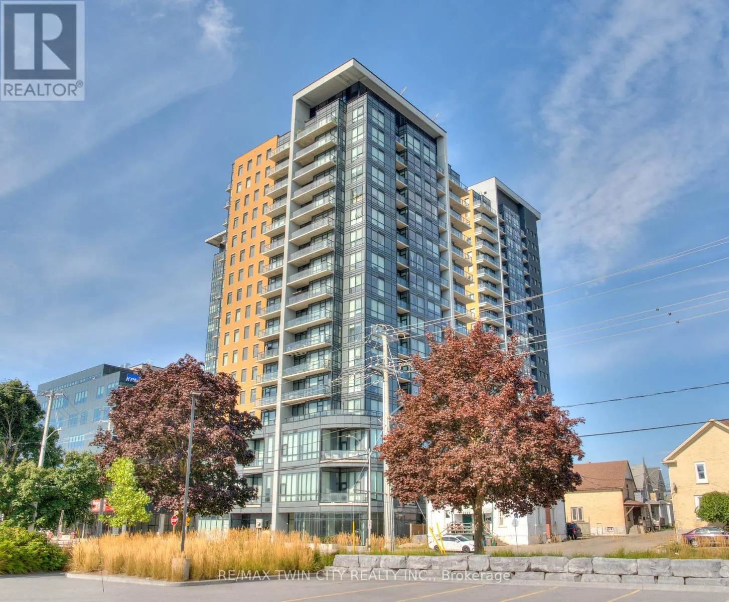 1406 - 100 GARMENT STREET