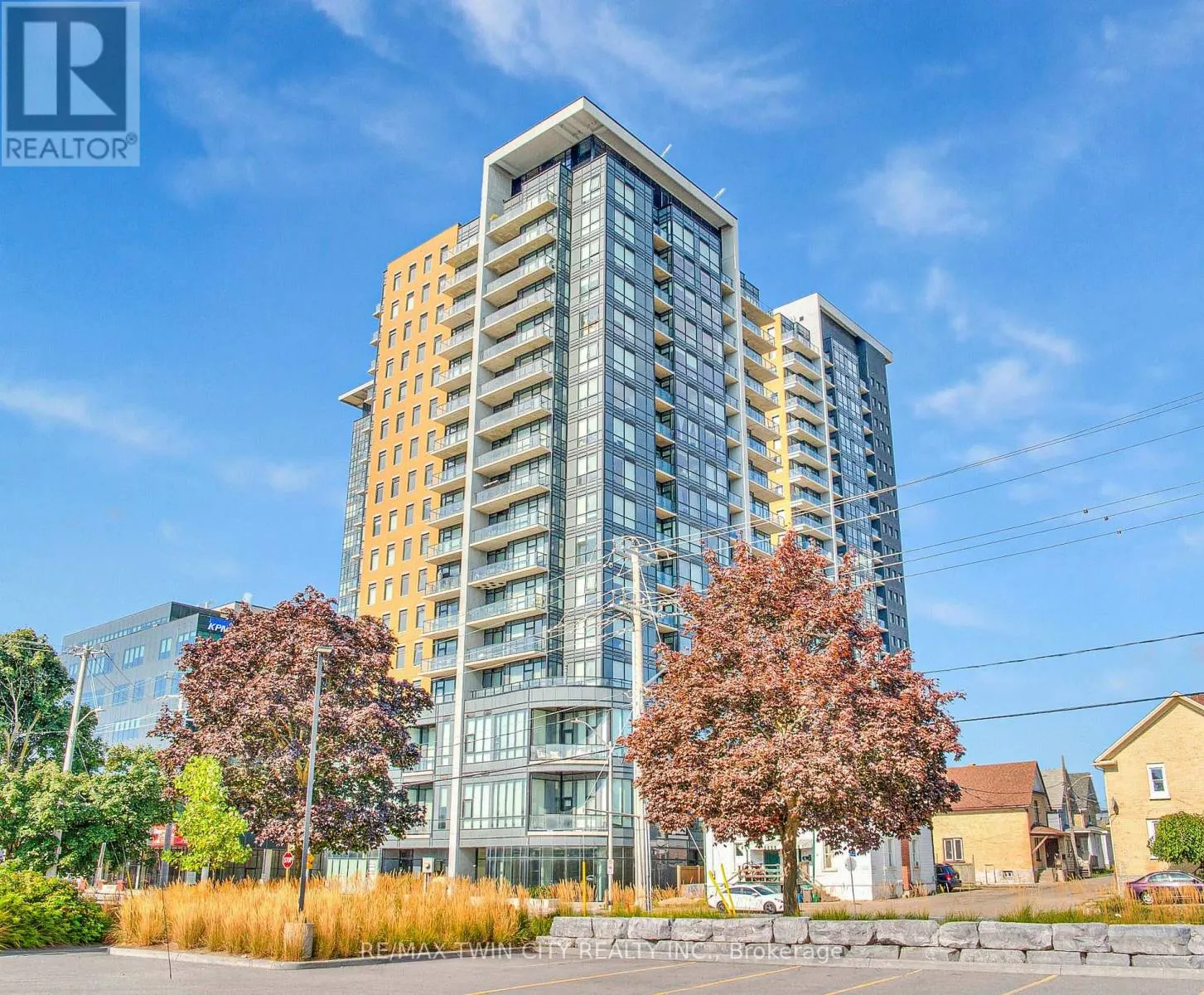 1406 - 100 GARMENT STREET