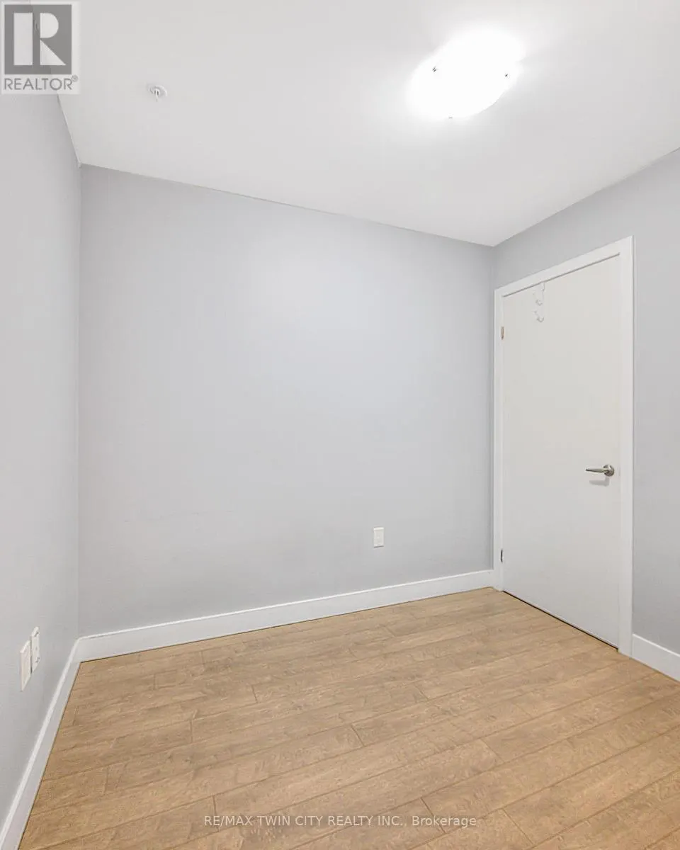 1406 - 100 GARMENT STREET