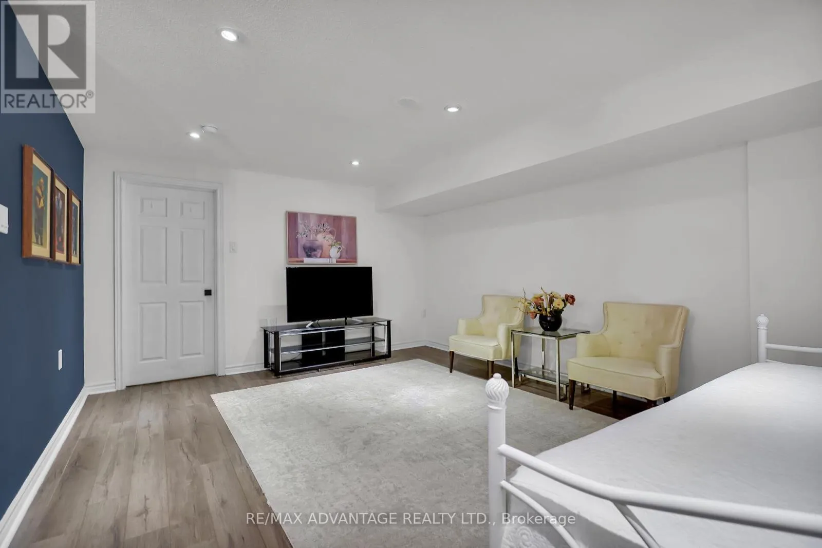 14 - 1415 COMMISSIONERS ROAD W, #14