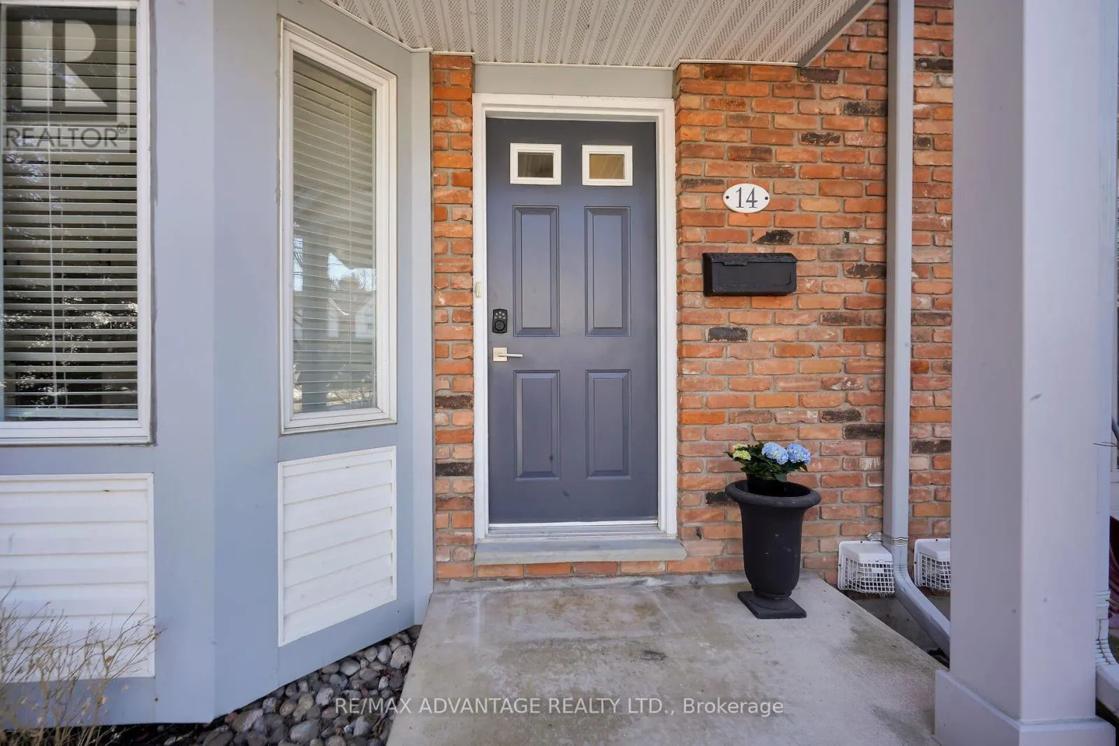 14 - 1415 COMMISSIONERS ROAD W, #14