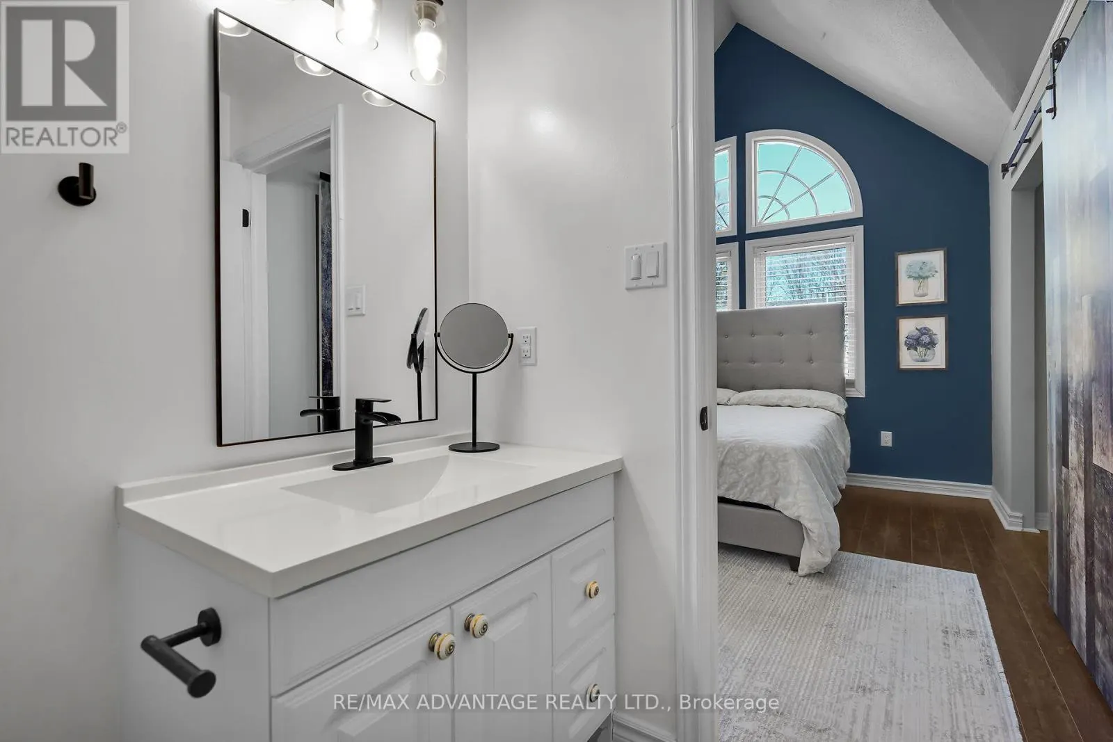 14 - 1415 COMMISSIONERS ROAD W, #14
