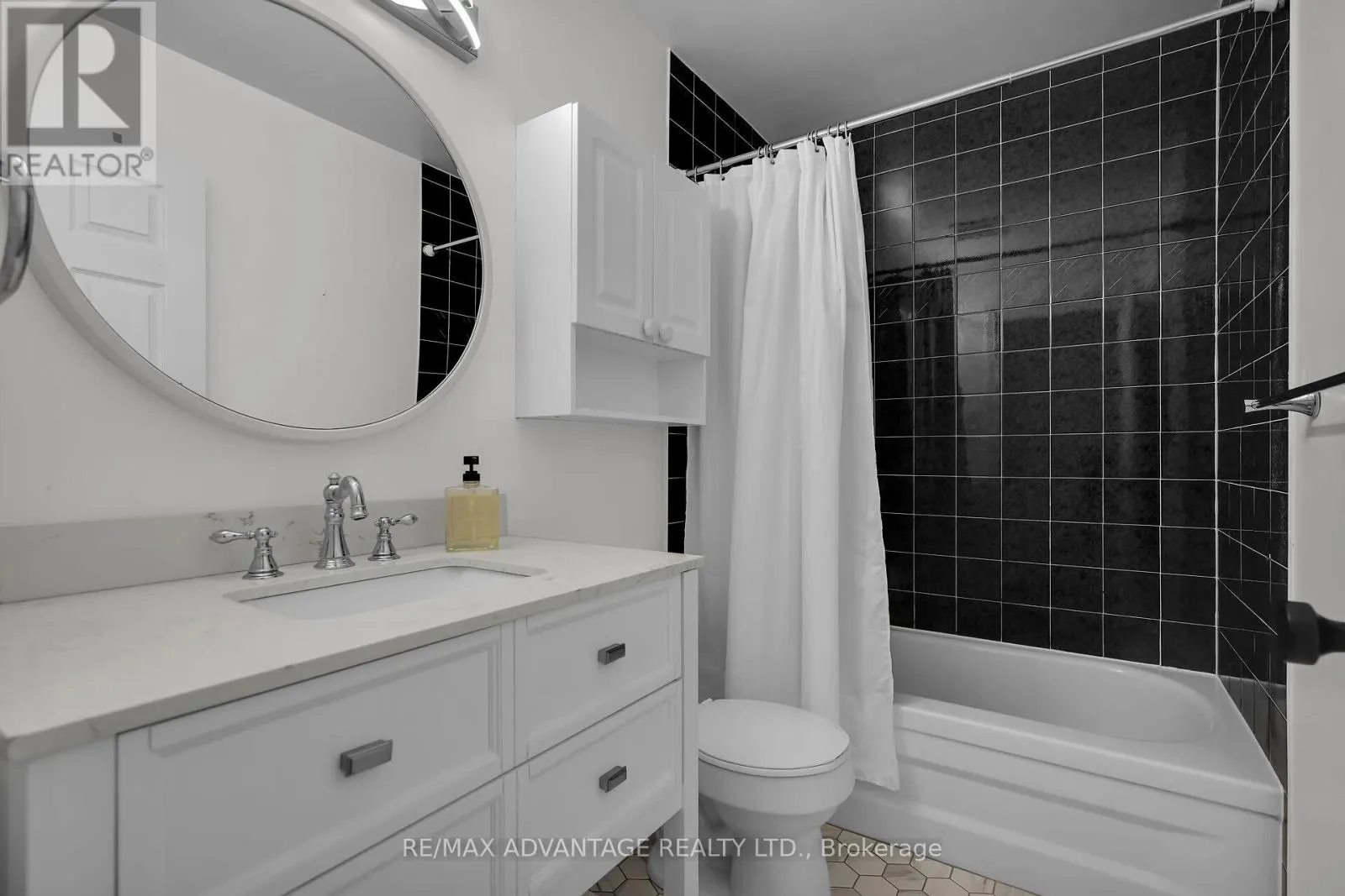 14 - 1415 COMMISSIONERS ROAD W, #14