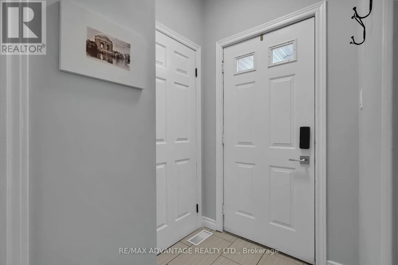 14 - 1415 COMMISSIONERS ROAD W, #14