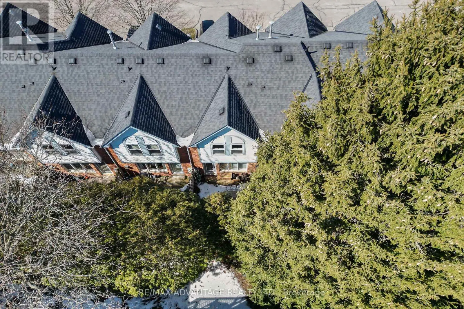 14 - 1415 COMMISSIONERS ROAD W, #14
