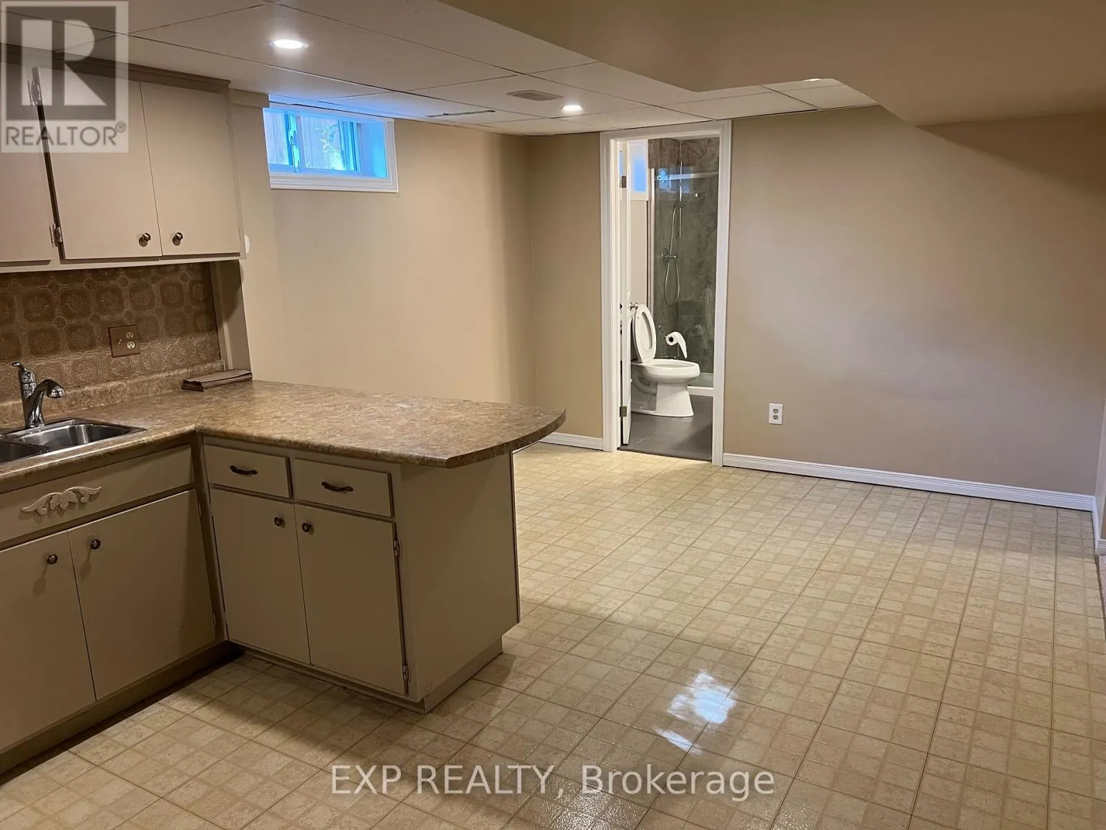 7 GOLFVIEW ROAD