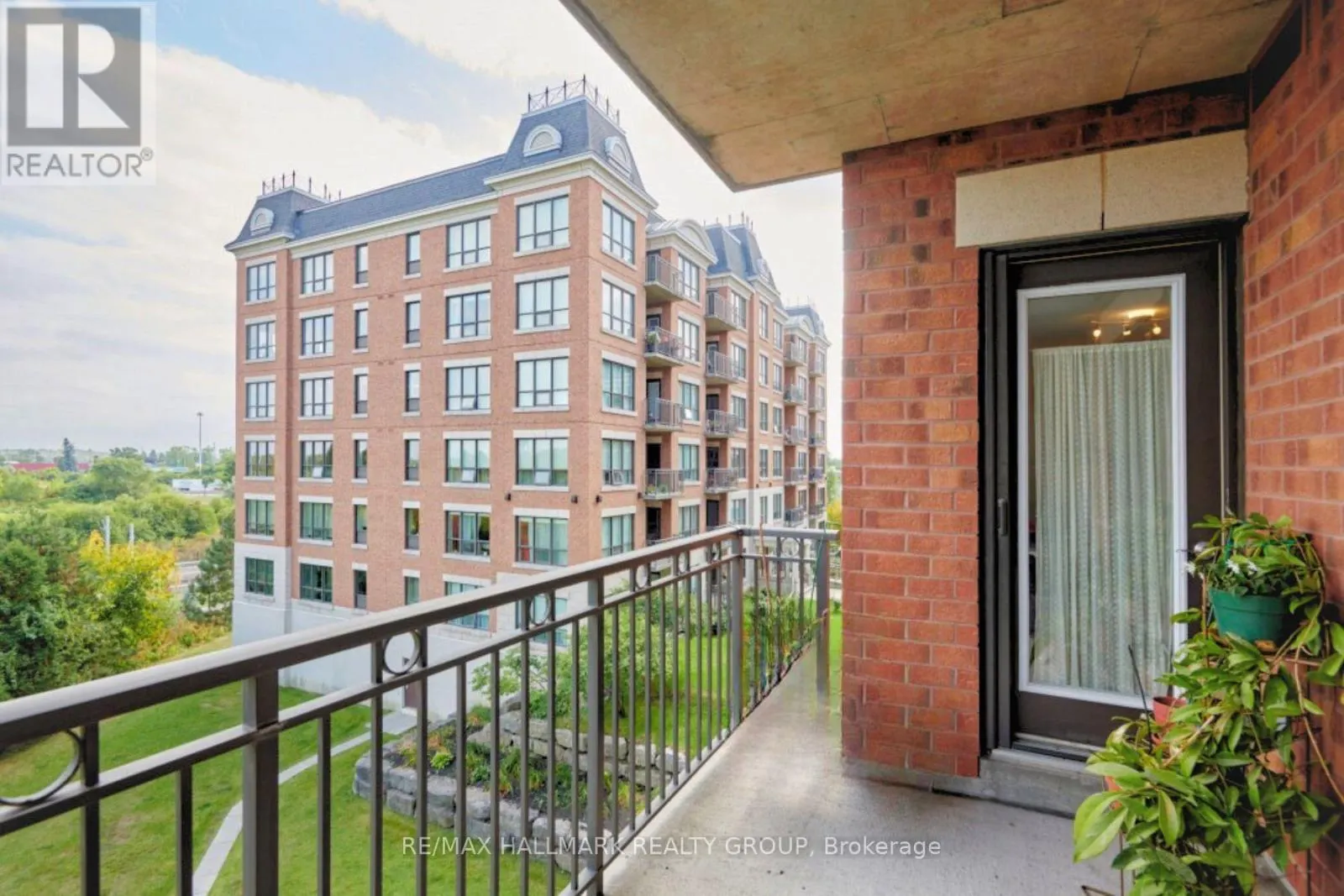 320 - 905 BEAUPARC PRIVATE