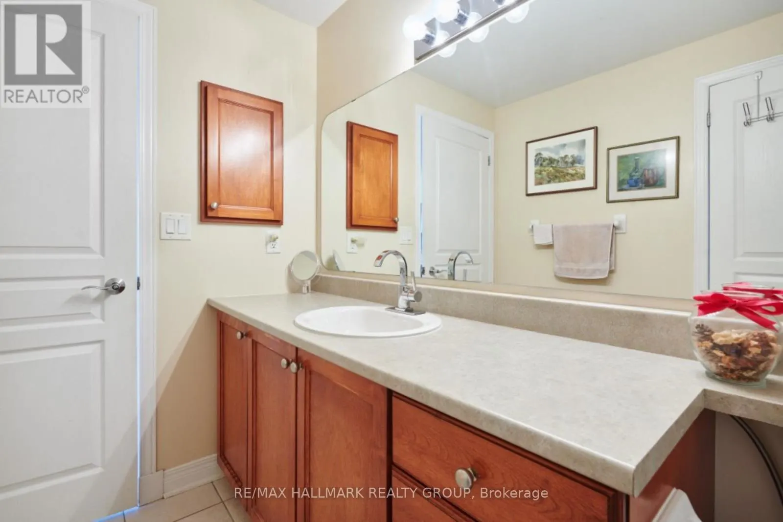 320 - 905 BEAUPARC PRIVATE