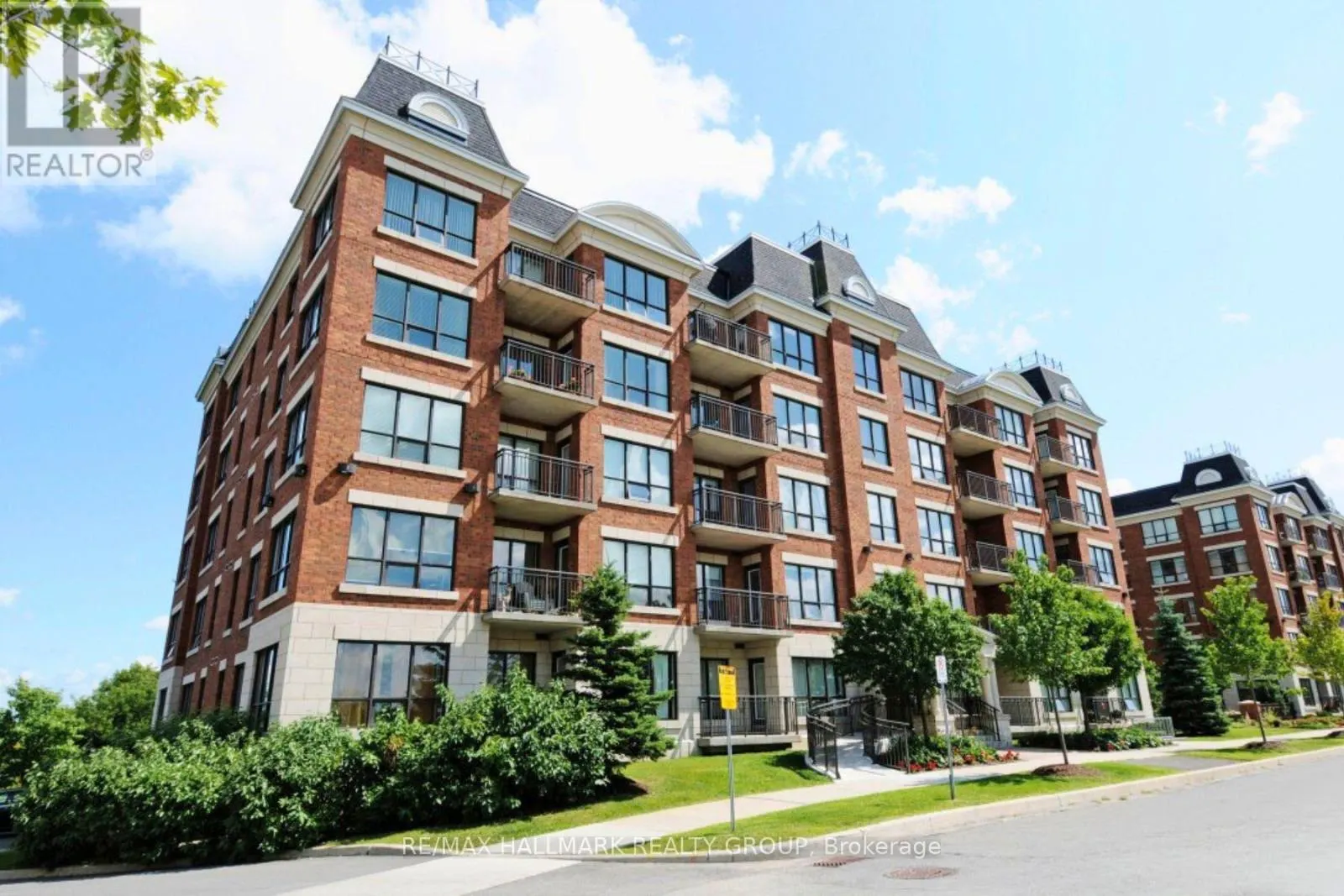320 - 905 BEAUPARC PRIVATE