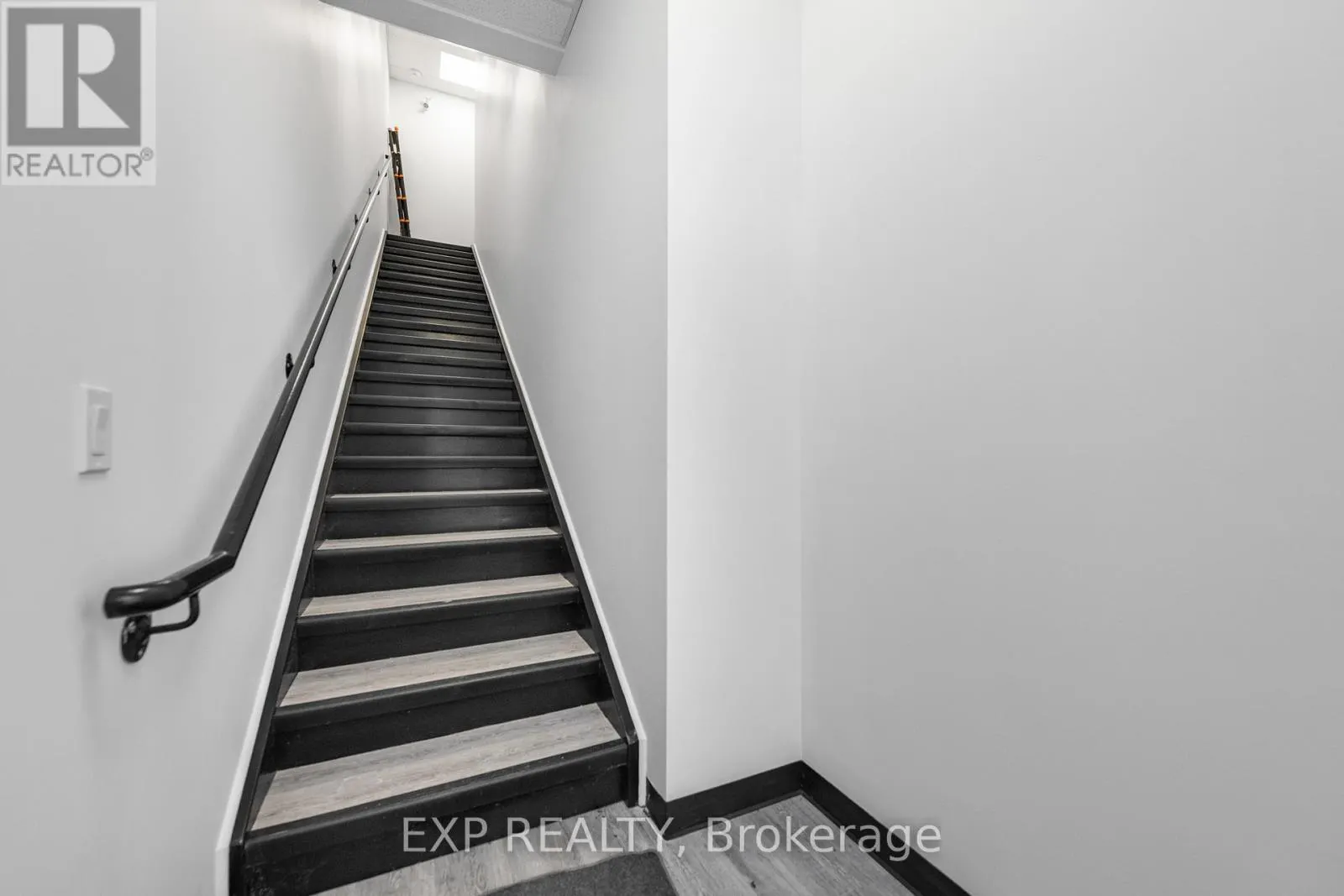 206 & 208 - 2310 ST LAURENT BOULEVARD