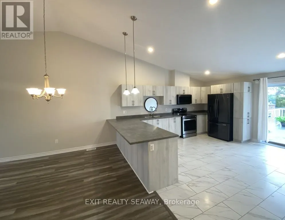 2333 WATSON CRESCENT