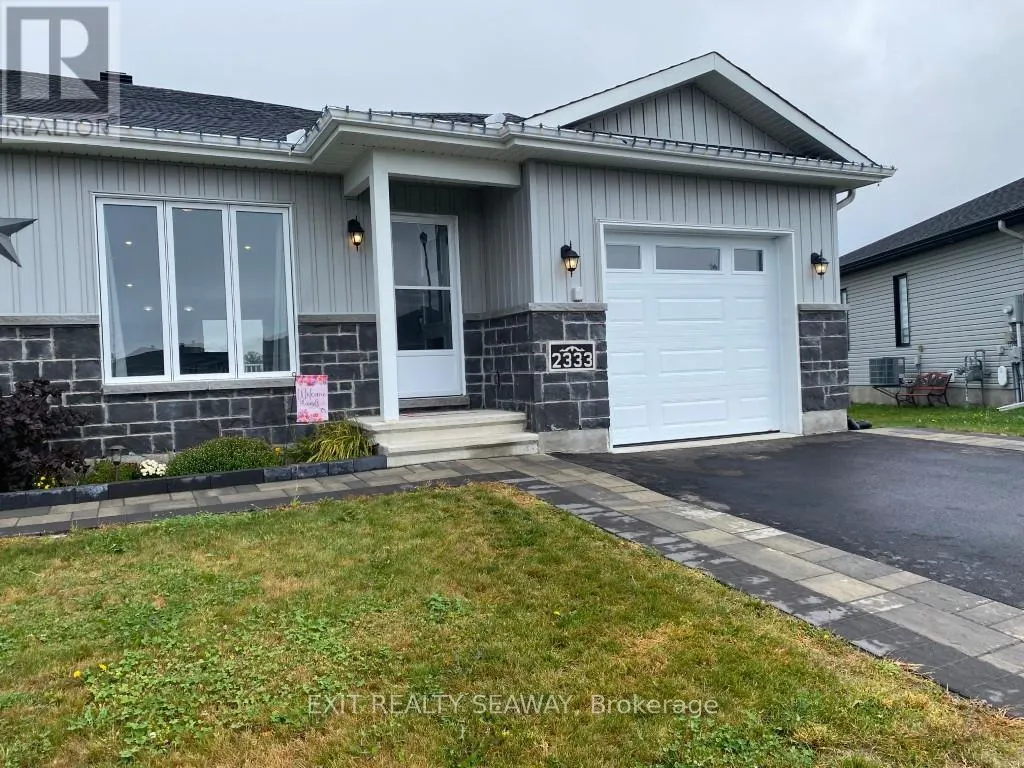 2333 WATSON CRESCENT