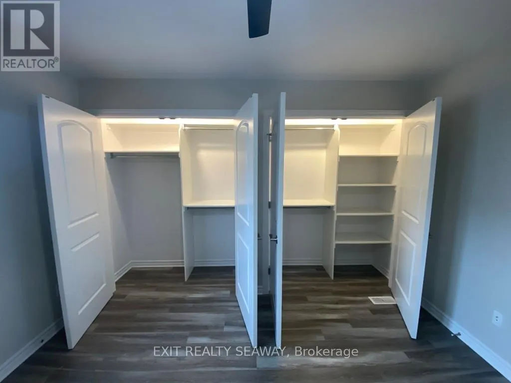 2333 WATSON CRESCENT