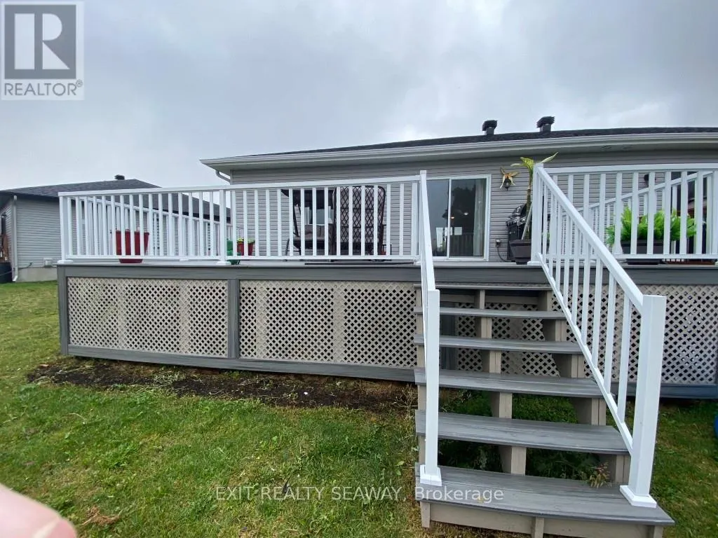 2333 WATSON CRESCENT