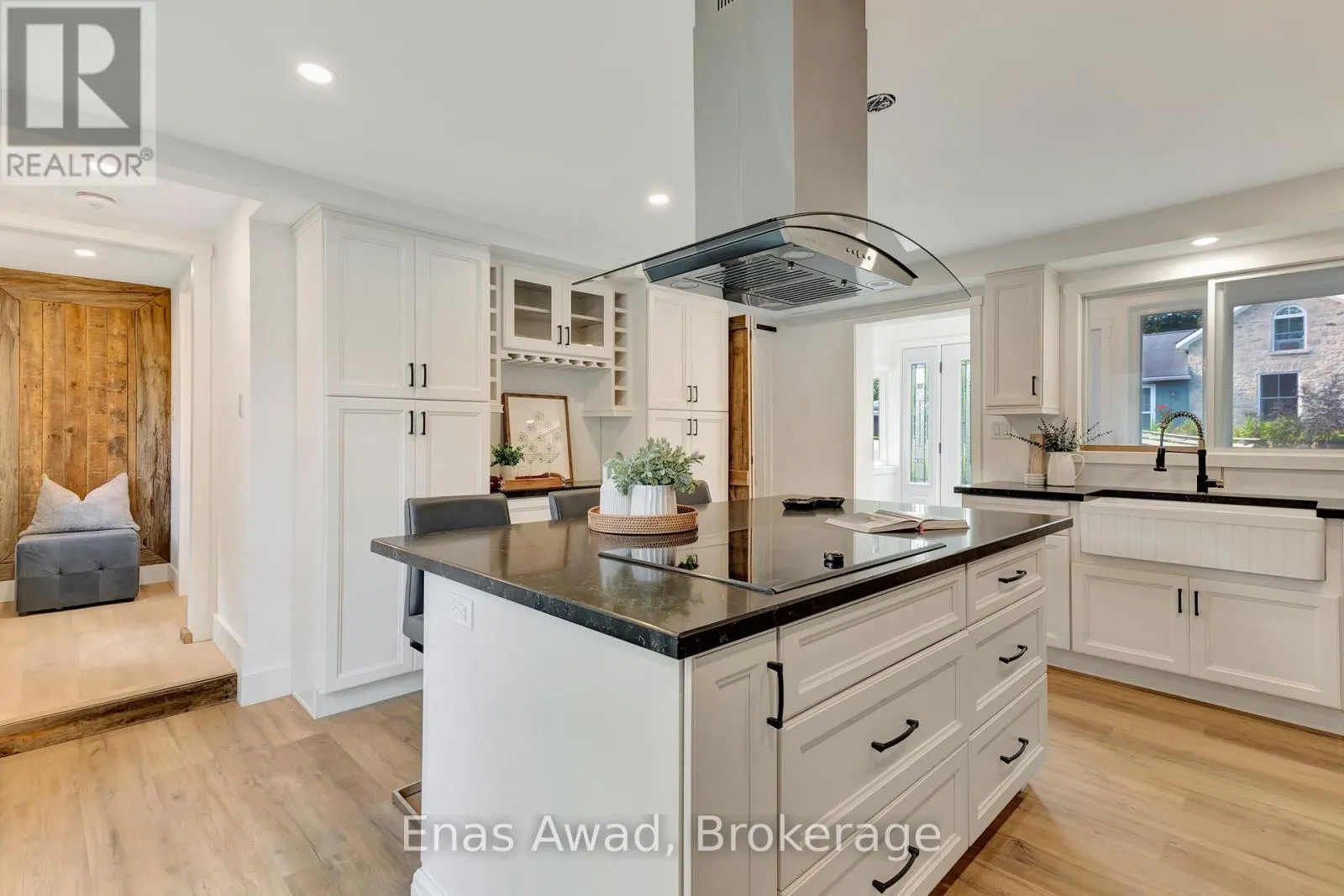72 WOOLWICH STREET W
