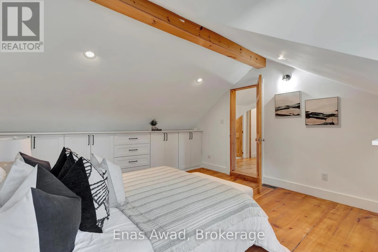 72 WOOLWICH STREET W