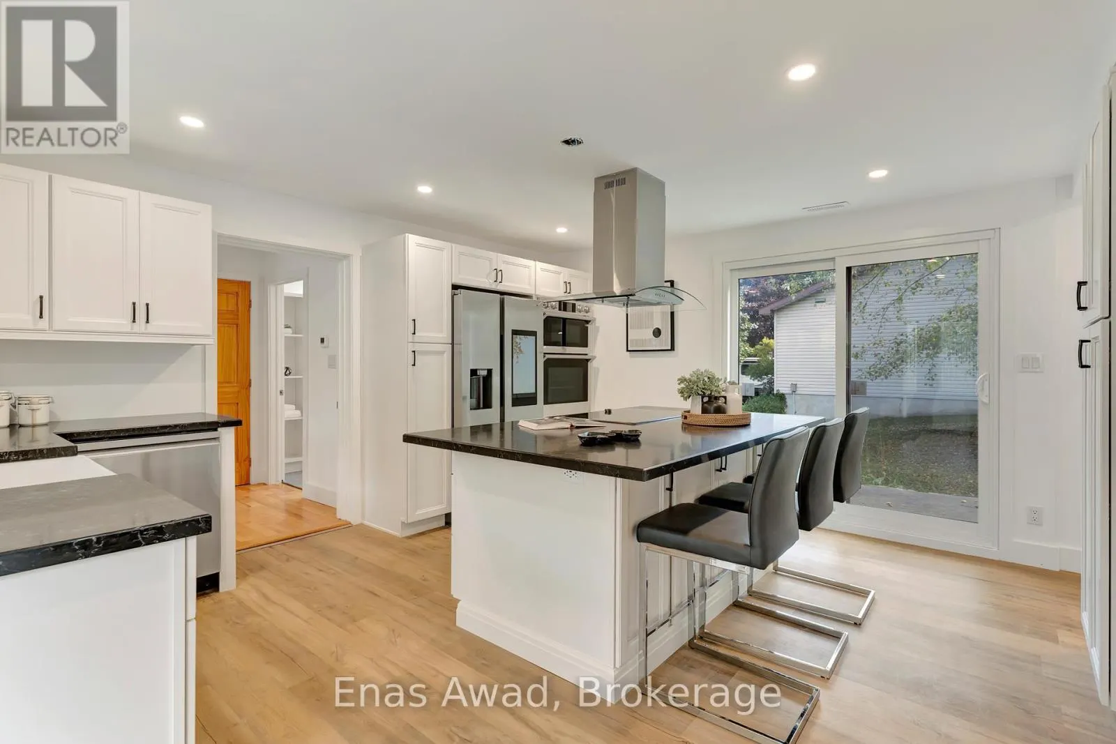 72 WOOLWICH STREET W