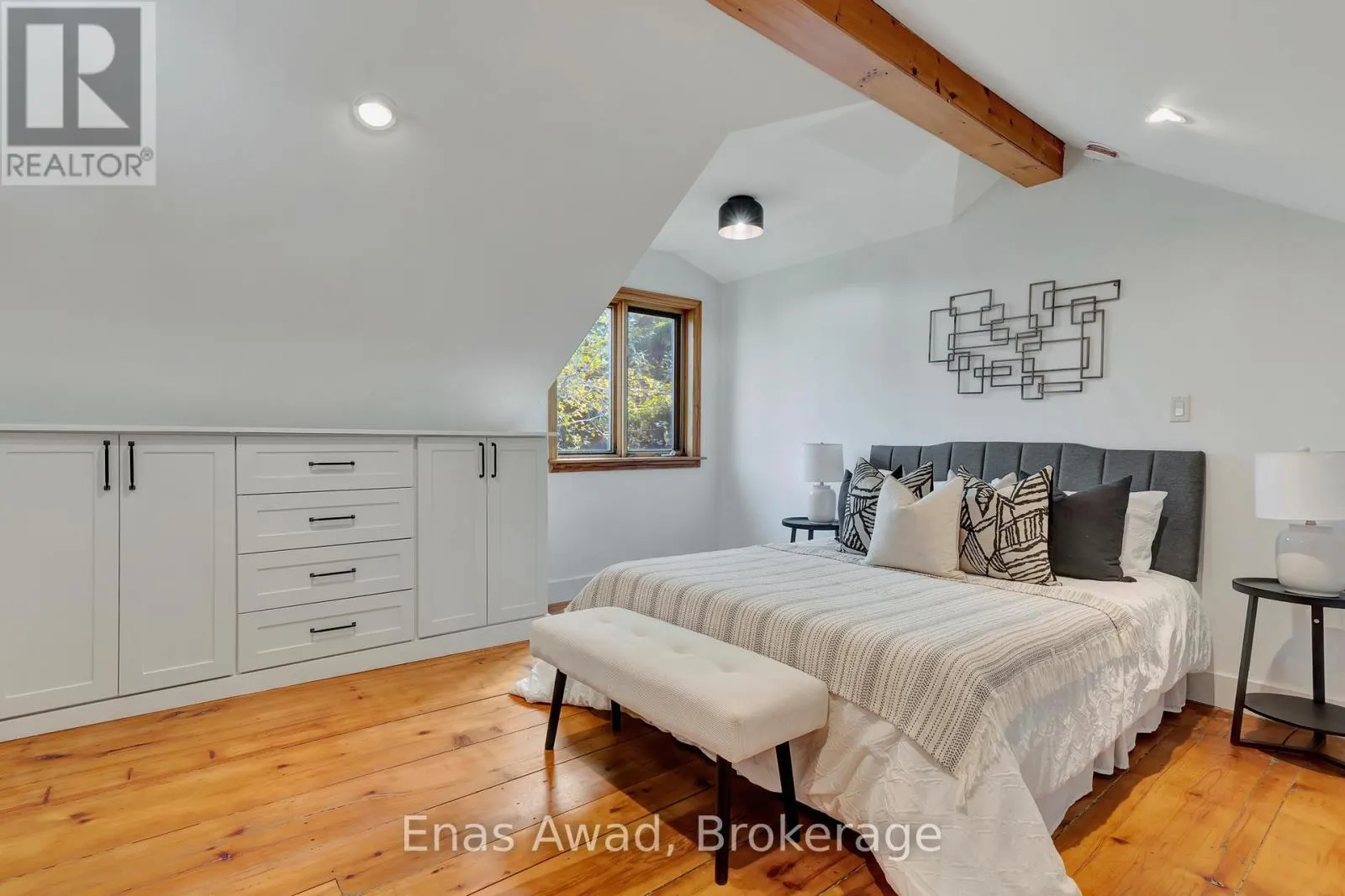 72 WOOLWICH STREET W