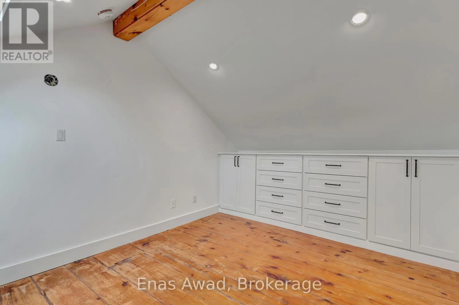 72 WOOLWICH STREET W