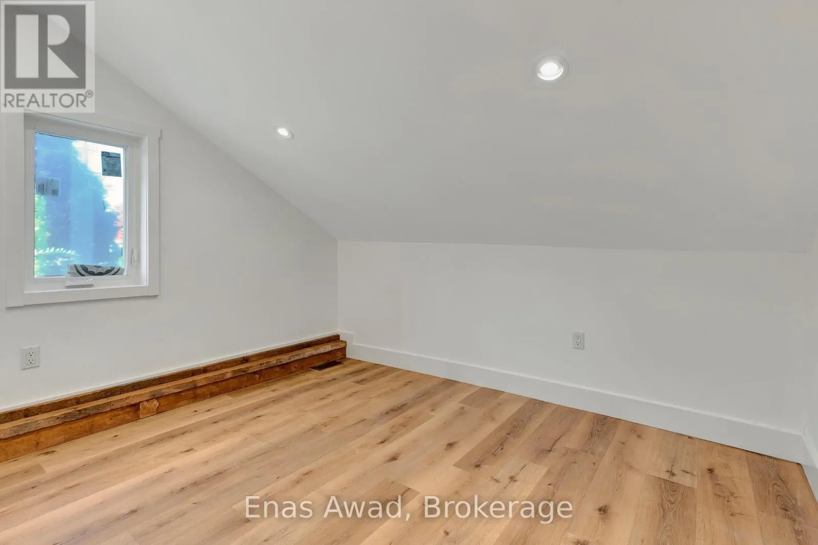 72 WOOLWICH STREET W